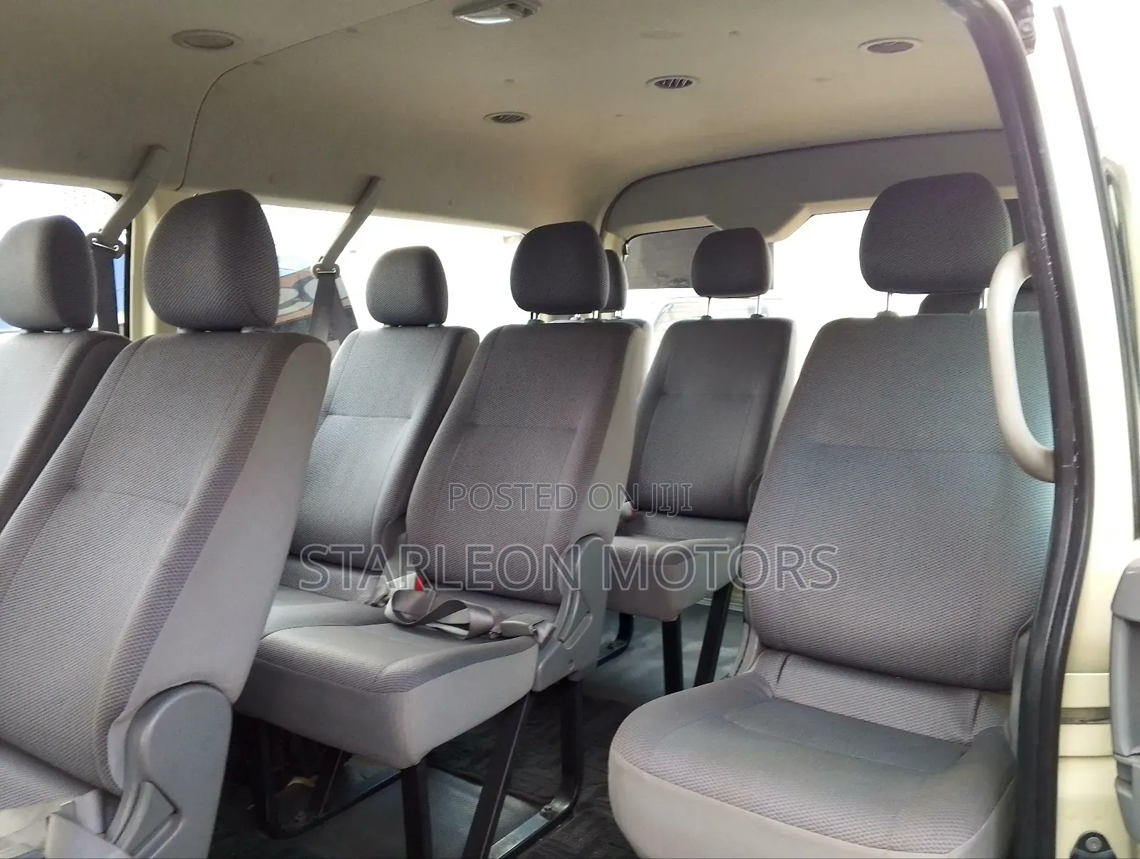 Toyota HiAce 2010
