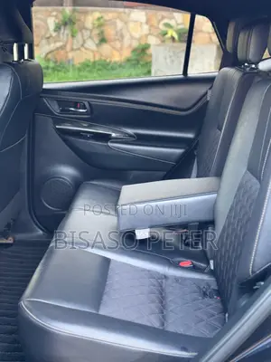 Toyota Harrier 2.0 2017 Blue