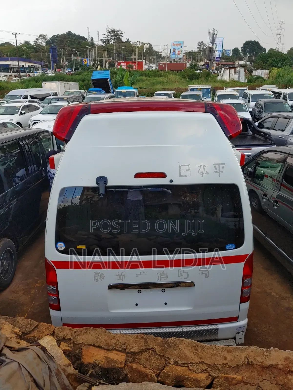 Toyota HiAce 2012 White