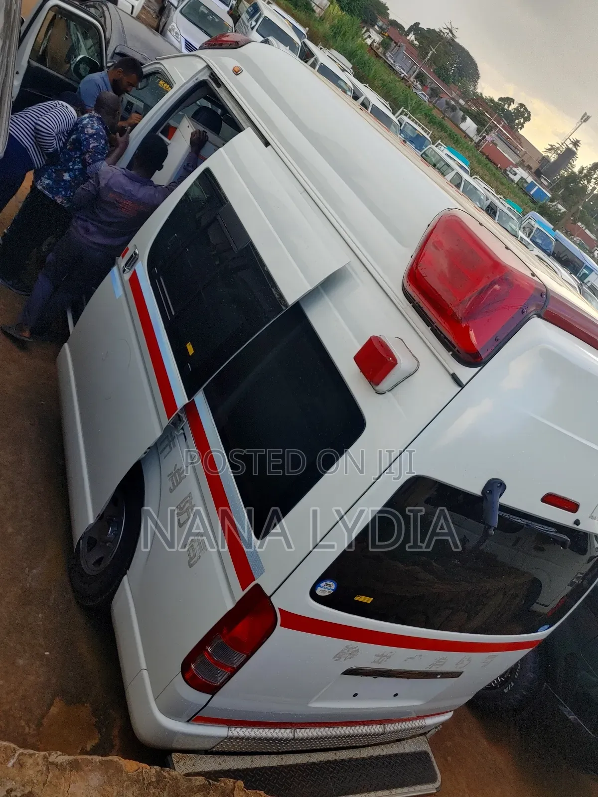 Toyota HiAce 2012 White