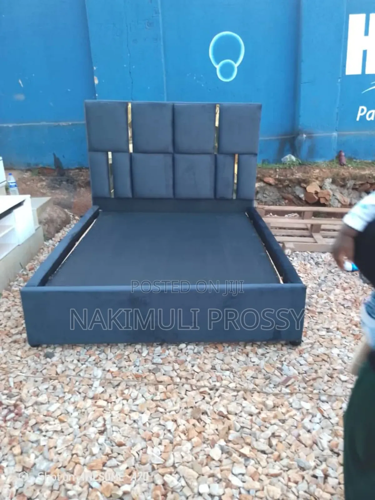5by6 Bed in Gray Fabric Box Design