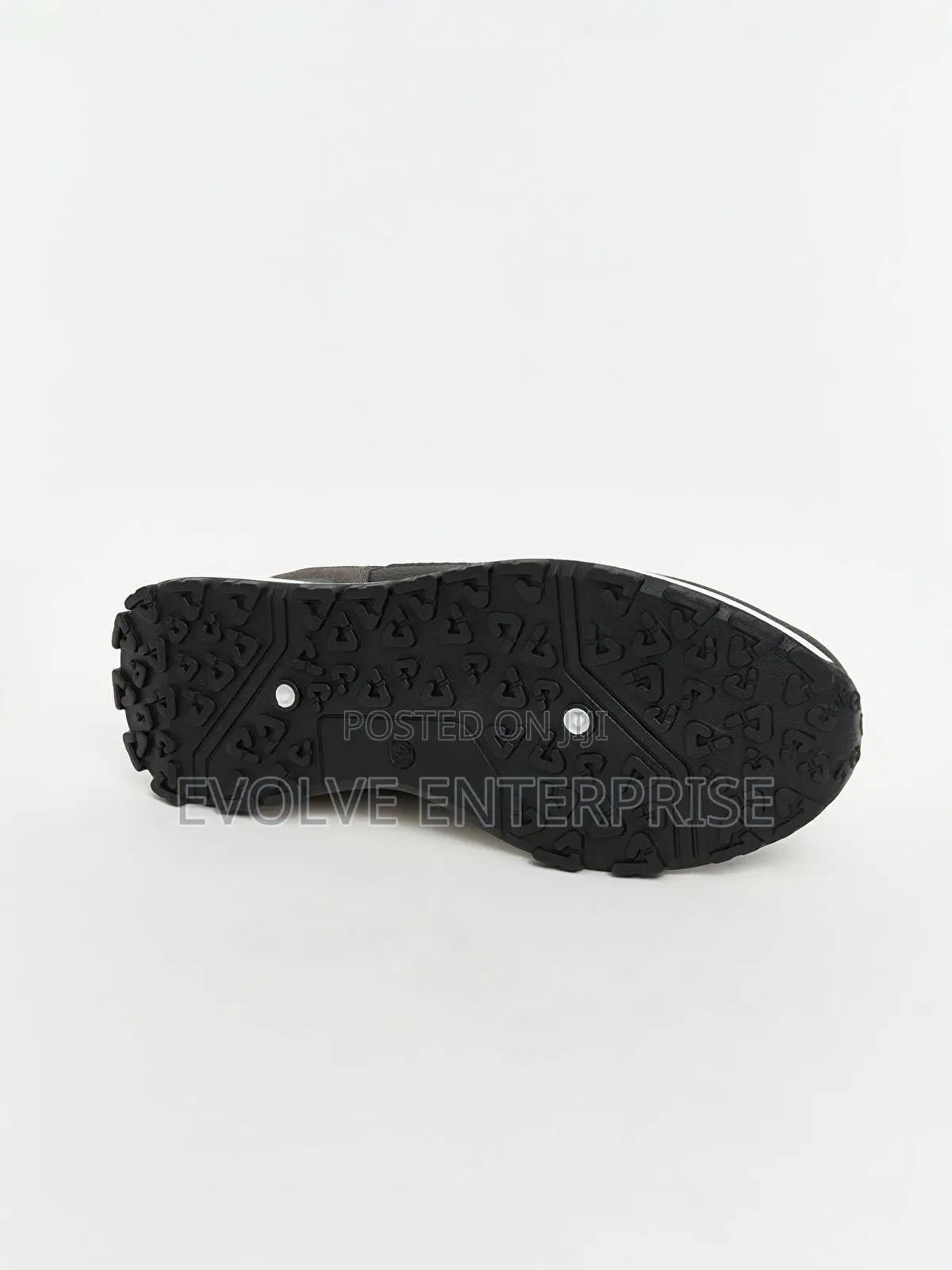 Luxury Men's Lace-Up Sneaker