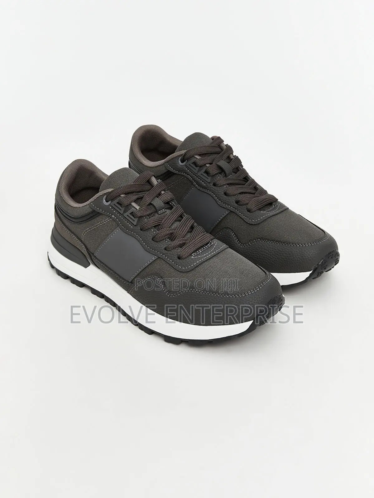 Luxury Men's Lace-Up Sneaker