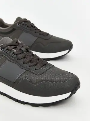 Luxury Men's Lace-Up Sneaker