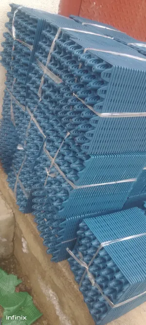 Plastic Trays on Discount