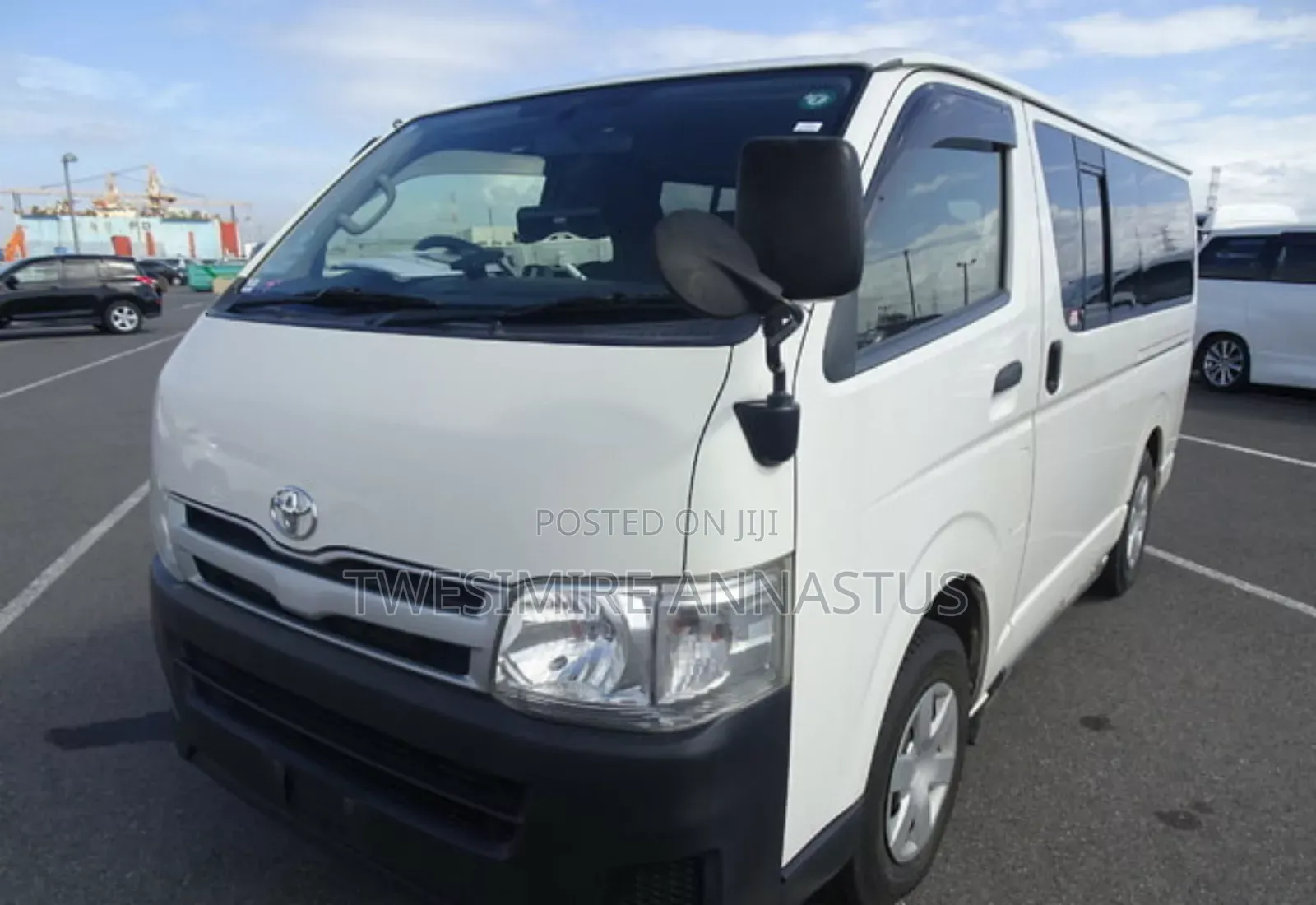 Toyota HiAce 2013 White