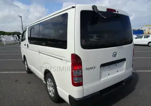 Toyota HiAce 2013 White