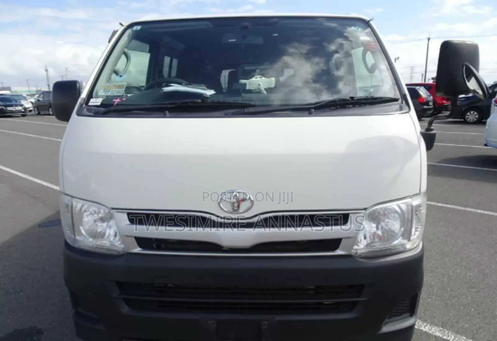 Toyota HiAce 2013 White