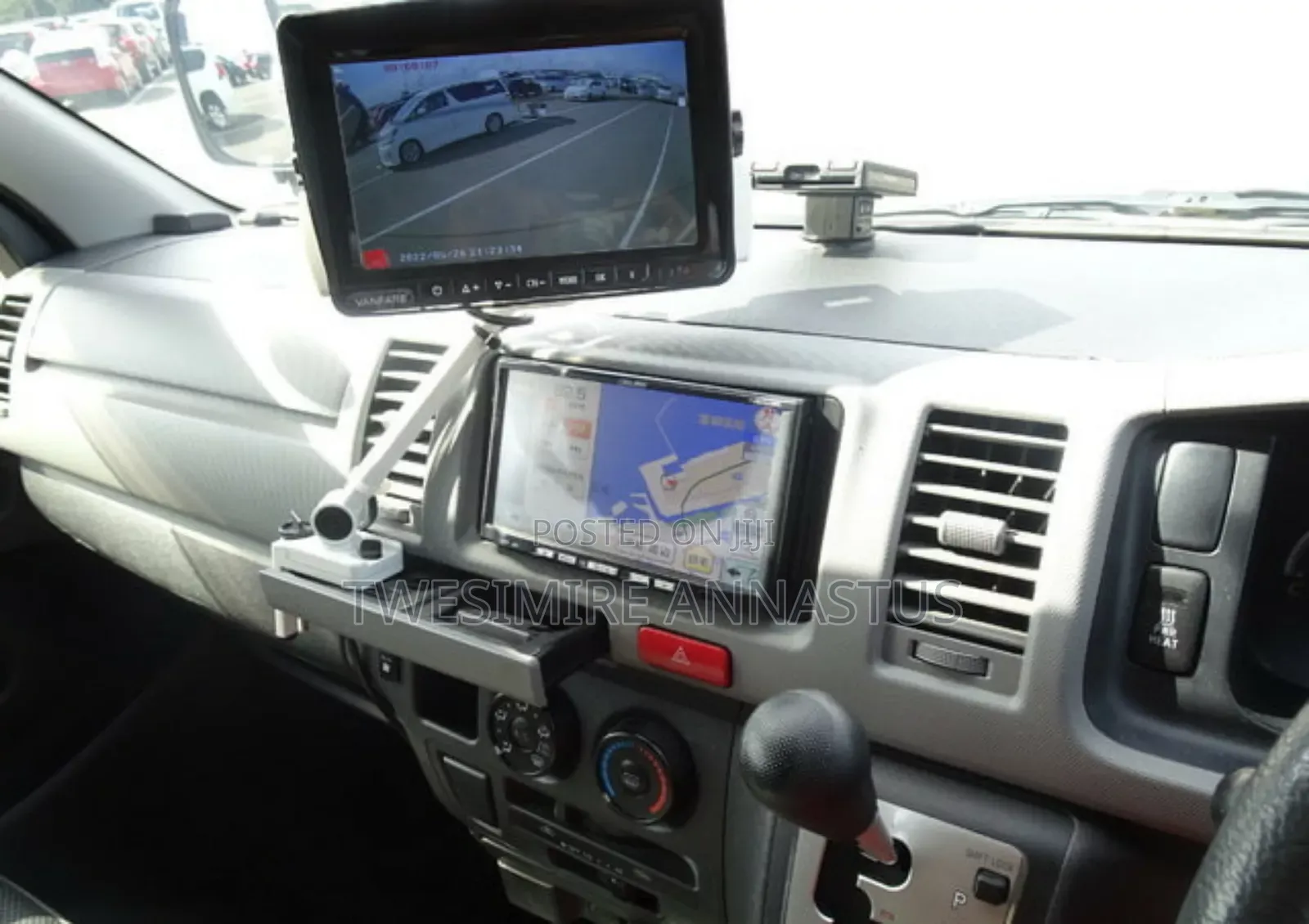 Toyota HiAce 2013 White