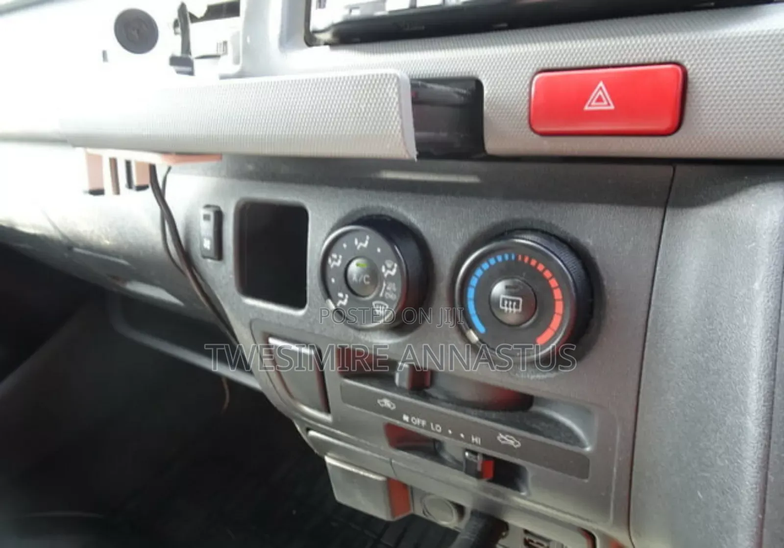 Toyota HiAce 2013 White