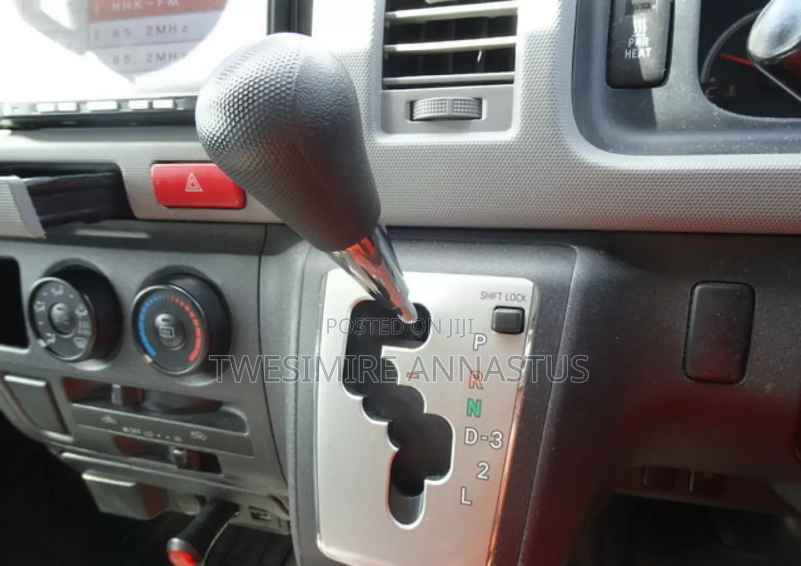 Toyota HiAce 2013 White