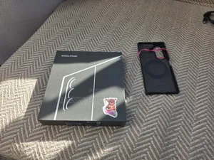 New Samsung Galaxy Z Fold7 256 GB Red