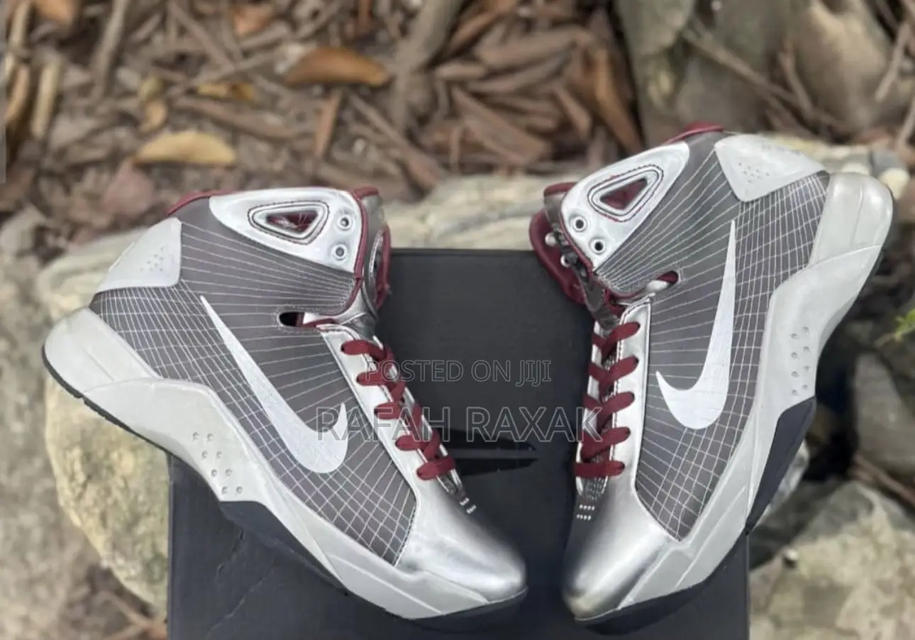 Original Nike Kobe Aston Martin Pack V/ Hyperdunk Basketball Sneakers