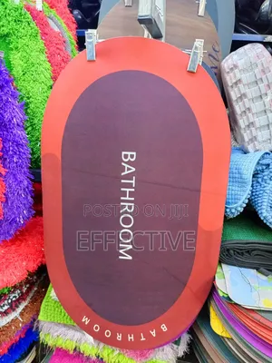 Bathroom Mat With an Anti-Slip and Absorbent Design.