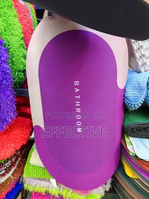 Bathroom Mat With an Anti-Slip and Absorbent Design.