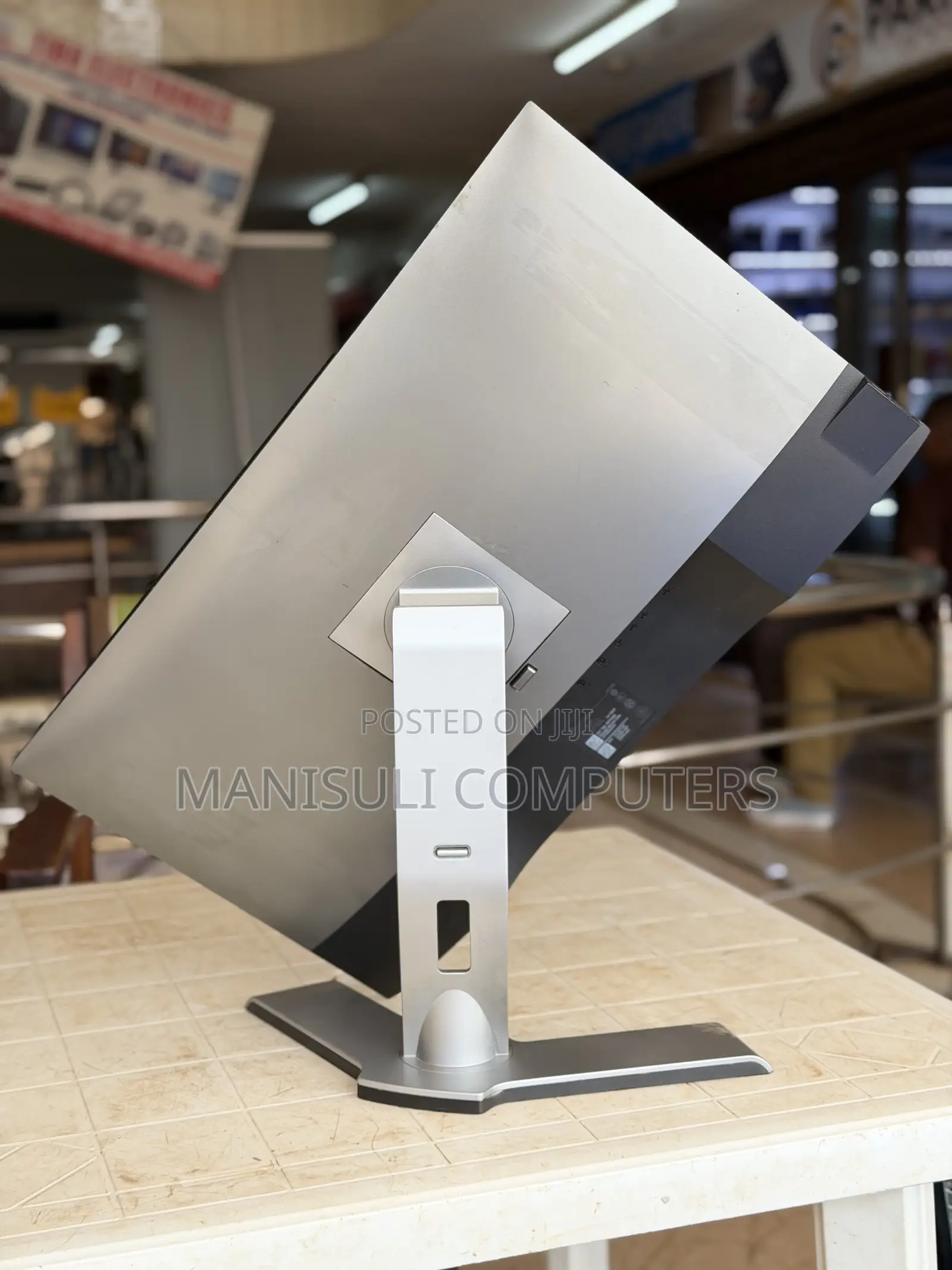 Dell 27 Inch Screen Ips Vga Dp Hdmi Display 