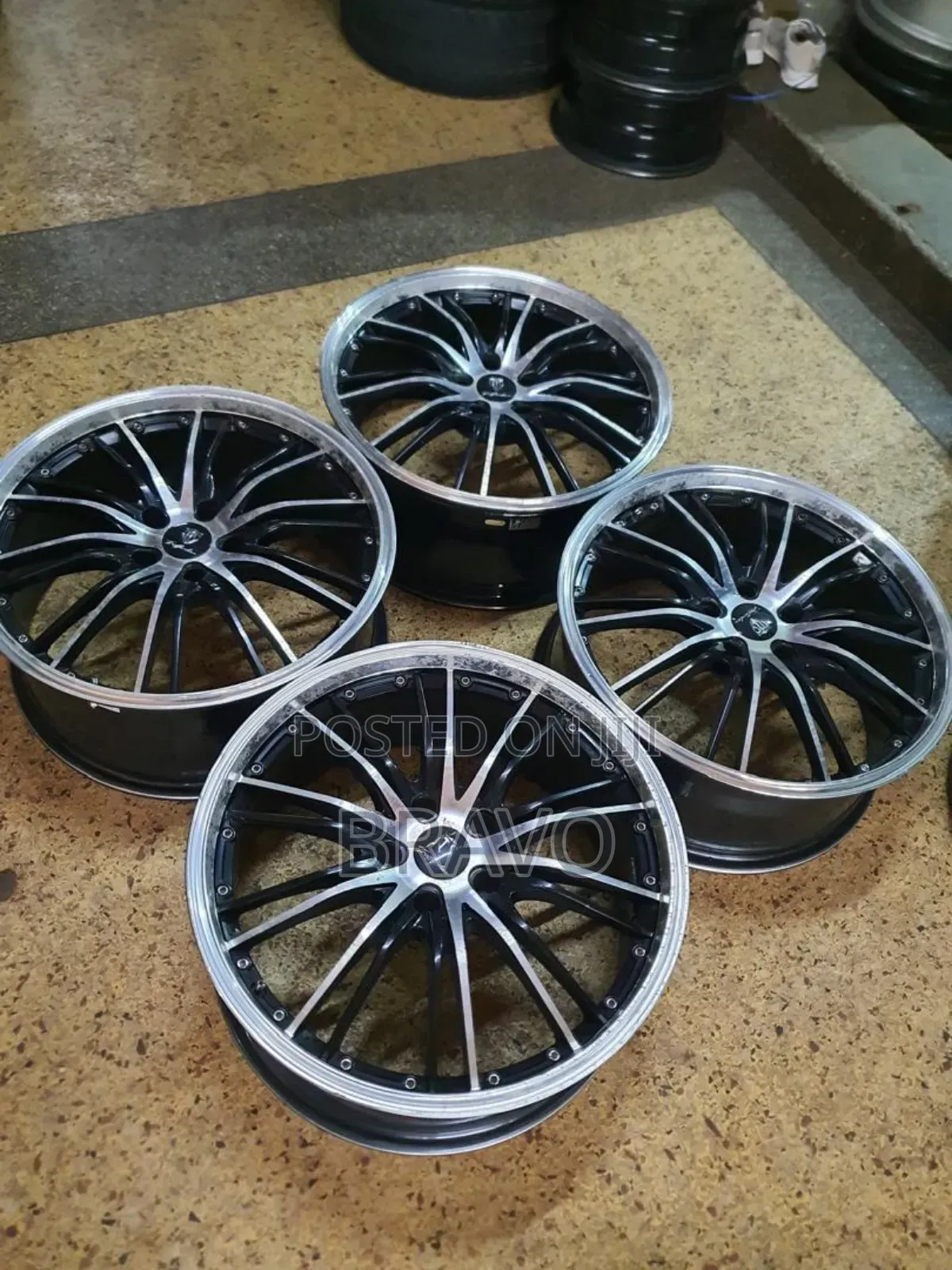 Size 19 Rims for Alphard, Harrier.