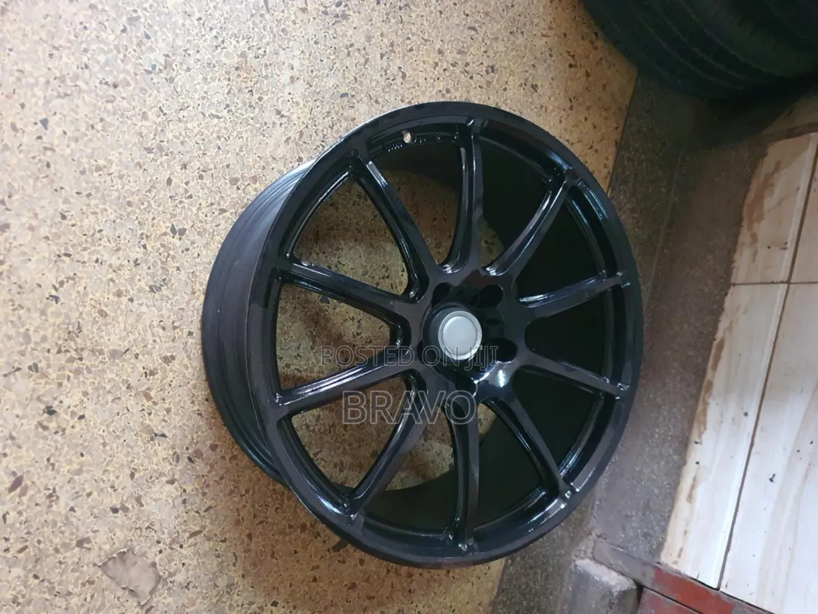 Size 19 Rims for Alphard, Harrier.