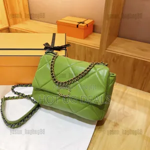 Ladies Classic Handbag