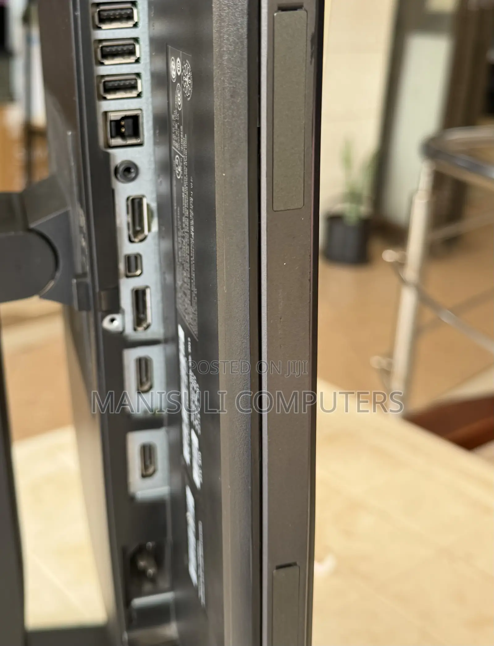 Dell Monitor 27 Inch Screen Ips Type C Hdmi Dp Div