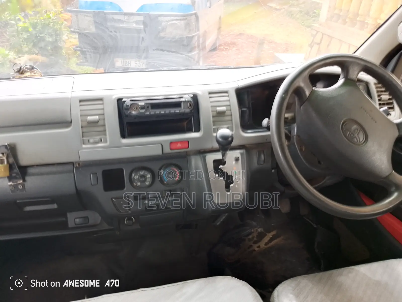 Toyota HiAce 2006 Blue