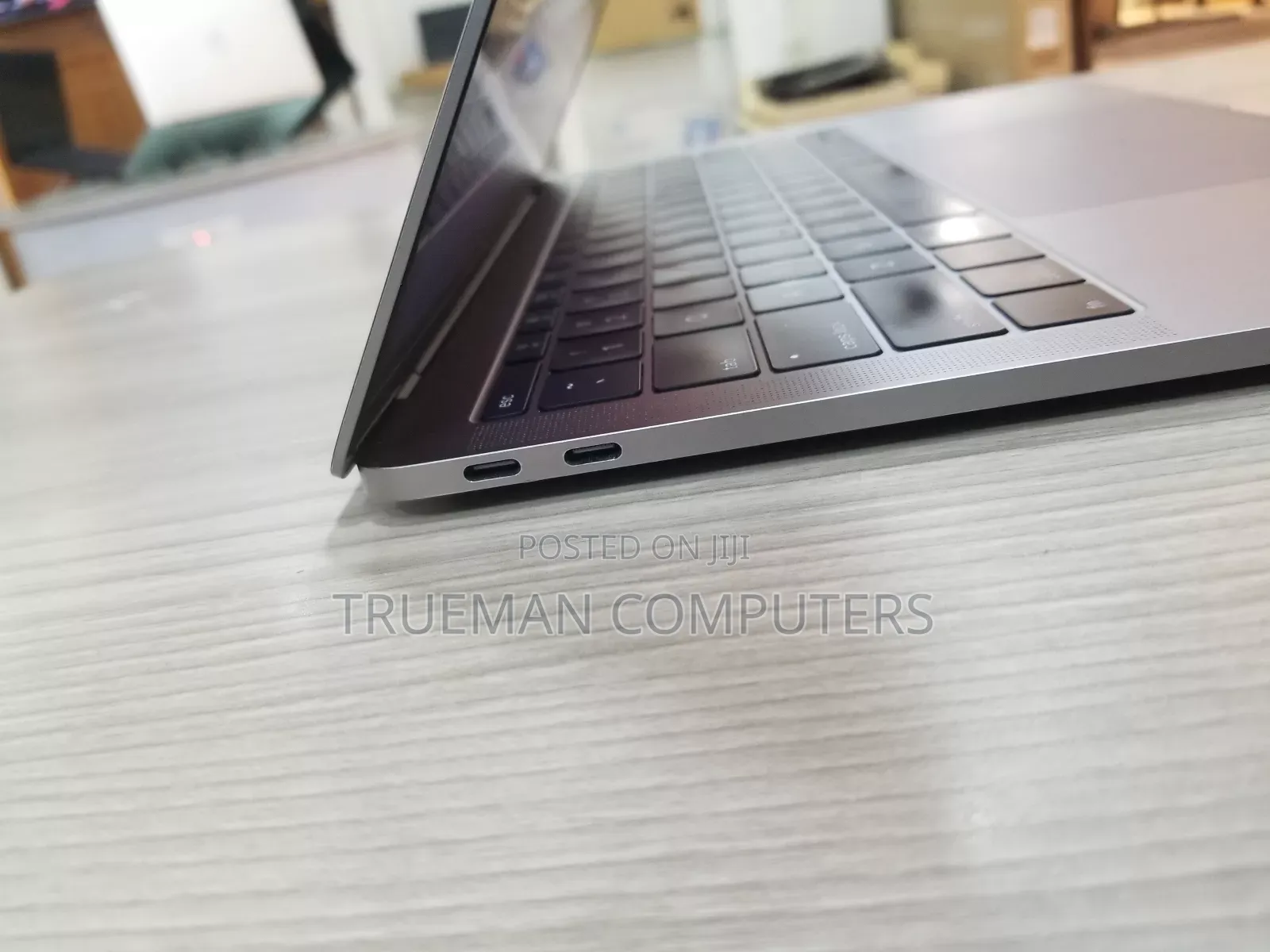 Laptop Apple MacBook Pro 2017 8GB Intel Core i7 SSD 256GB