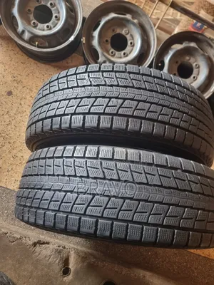 225/60r17 Dunlop Good Condition.