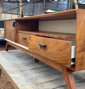 Simple Tv Stand 6.5 by 2 FTS by 40cms Depth