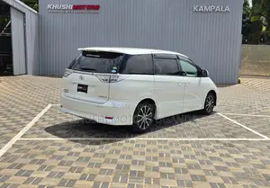 Toyota Estima 2012 White