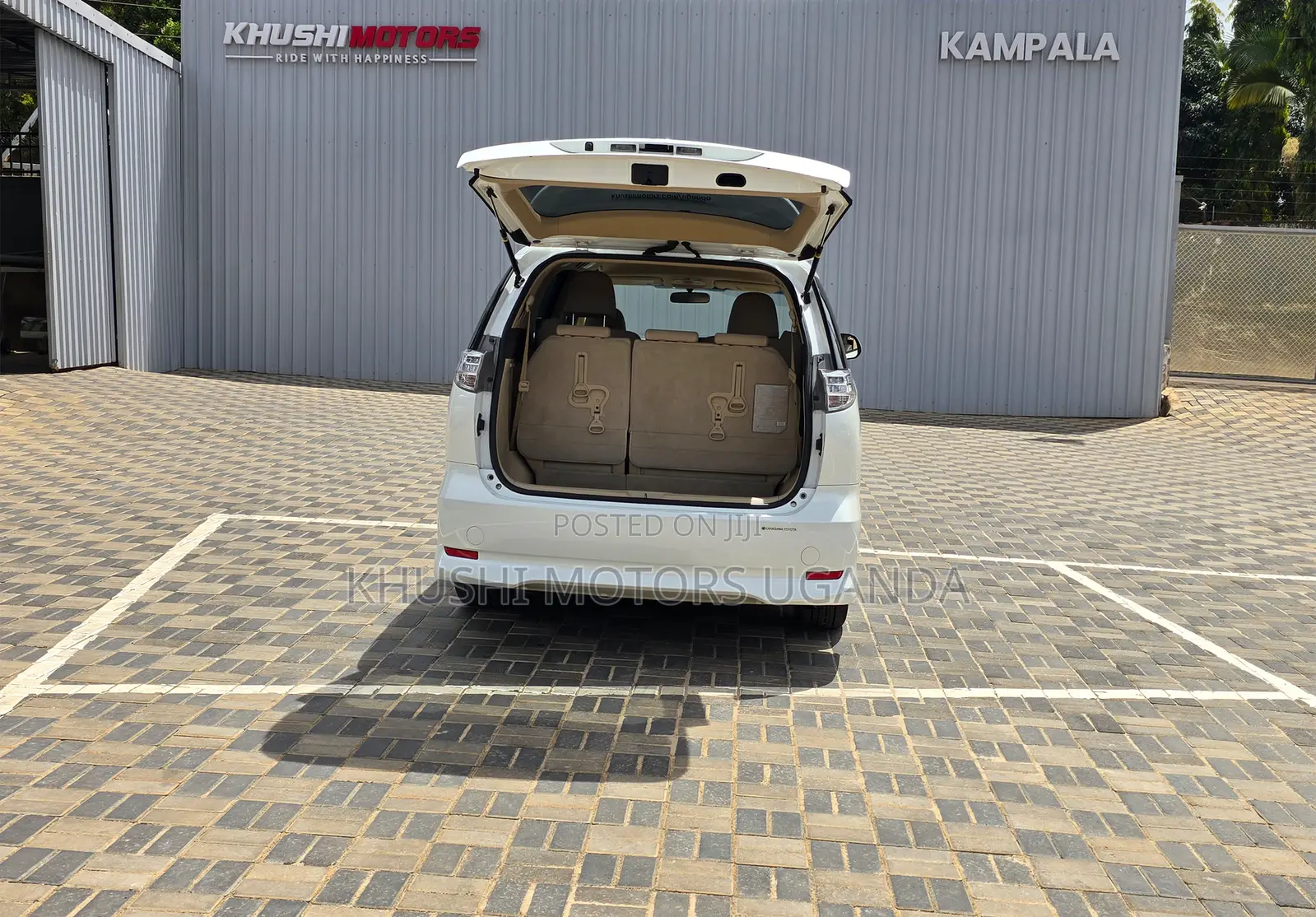 Toyota Estima 2012 White