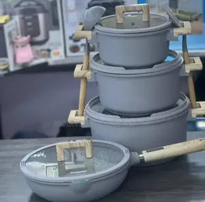 Cooking Dishes With a Flying Pan 4pcs