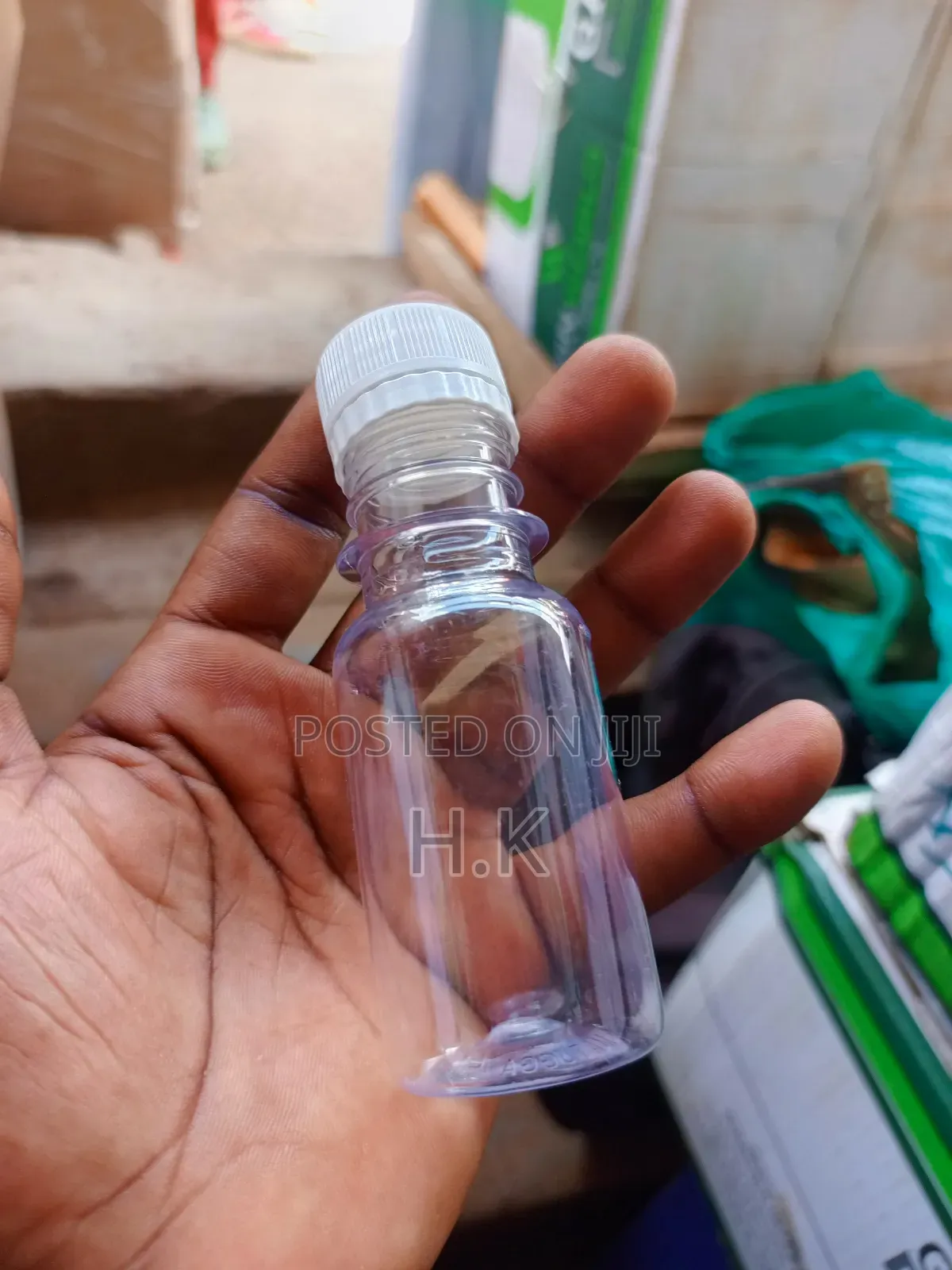 12pcs Pet Plastic Bottle.