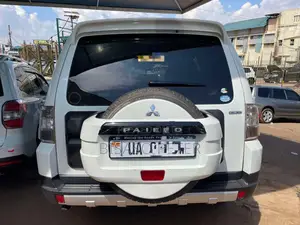 Mitsubishi Pajero 2008 White