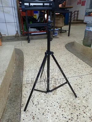 Adjustable Tripod Stand