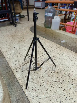 Adjustable Tripod Stand