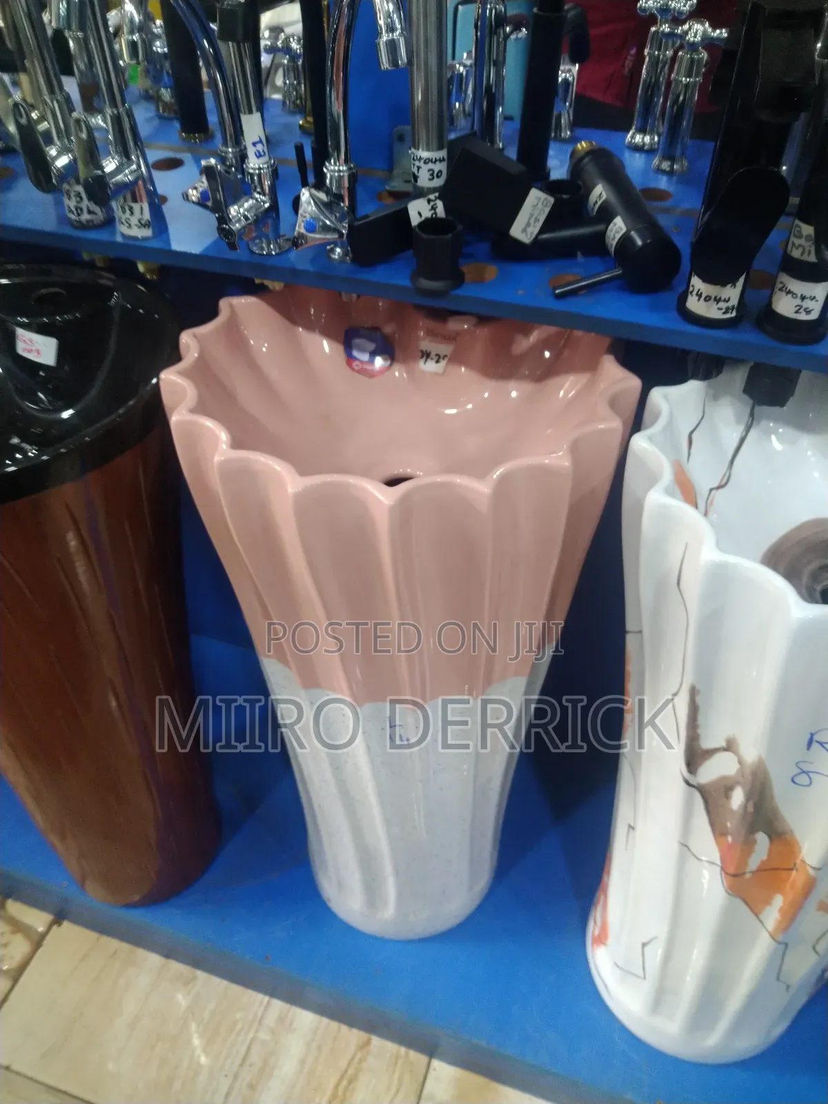 Unique Handwashing Bains