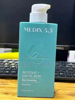 Medix 5.5 Glycolic Acid + Lactic Acid Exfoliating Body Wash Gel