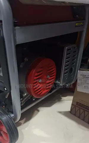 Maxmech Gasoline Generator. RFS 5200e