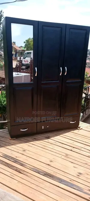 Shawarma Wardrobe
