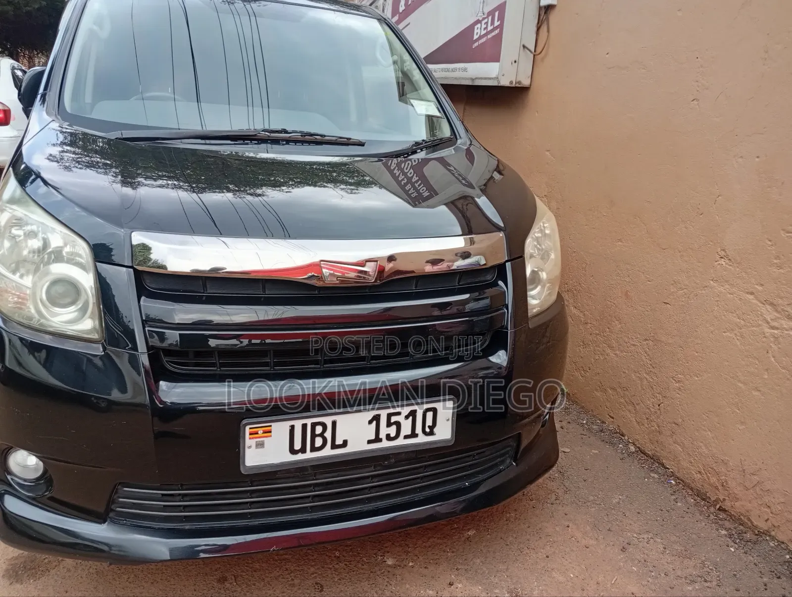 Toyota Noah 2.0 143hp AWD (8 Seater) 2009 Black