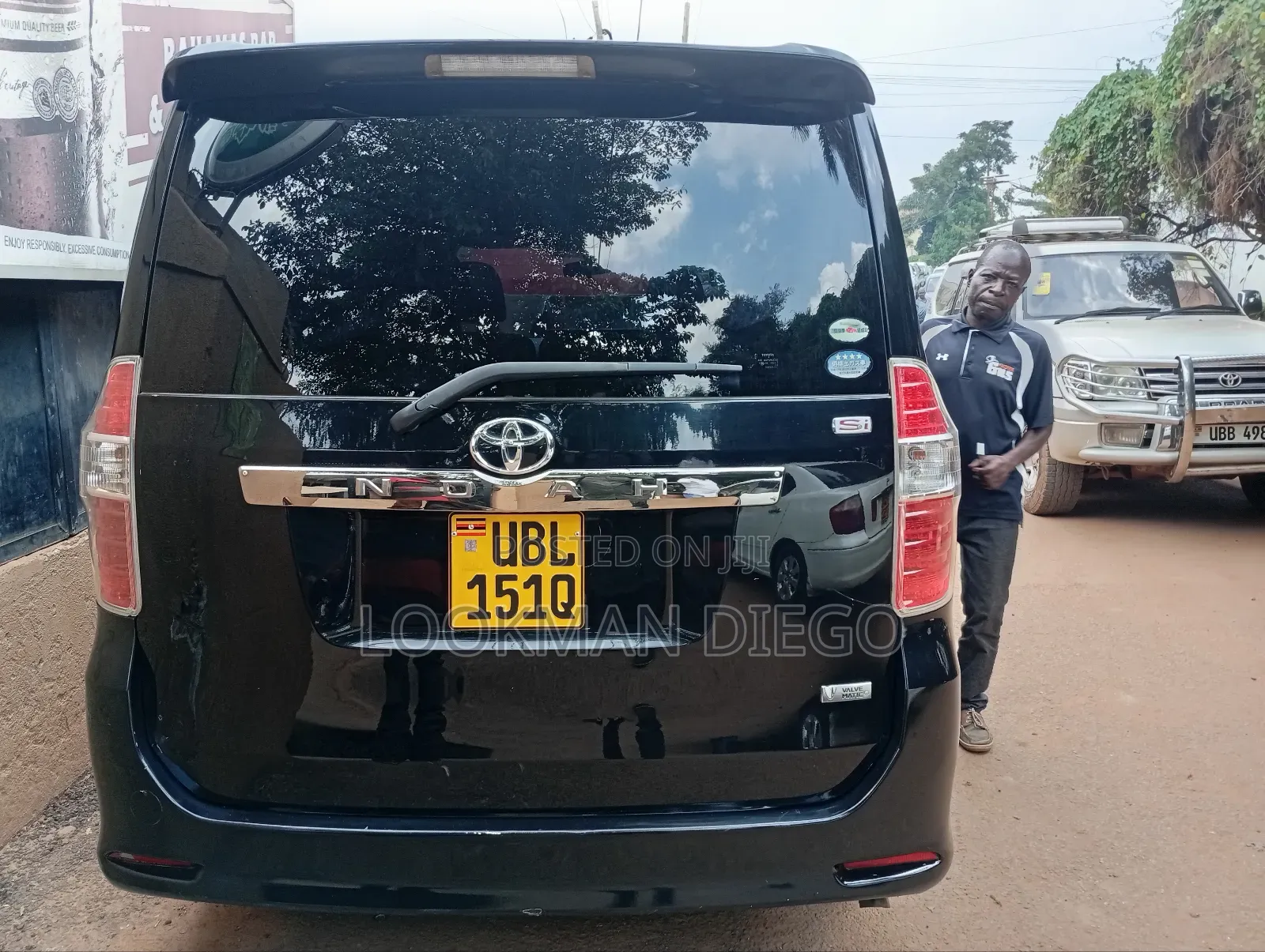Toyota Noah 2.0 143hp AWD (8 Seater) 2009 Black