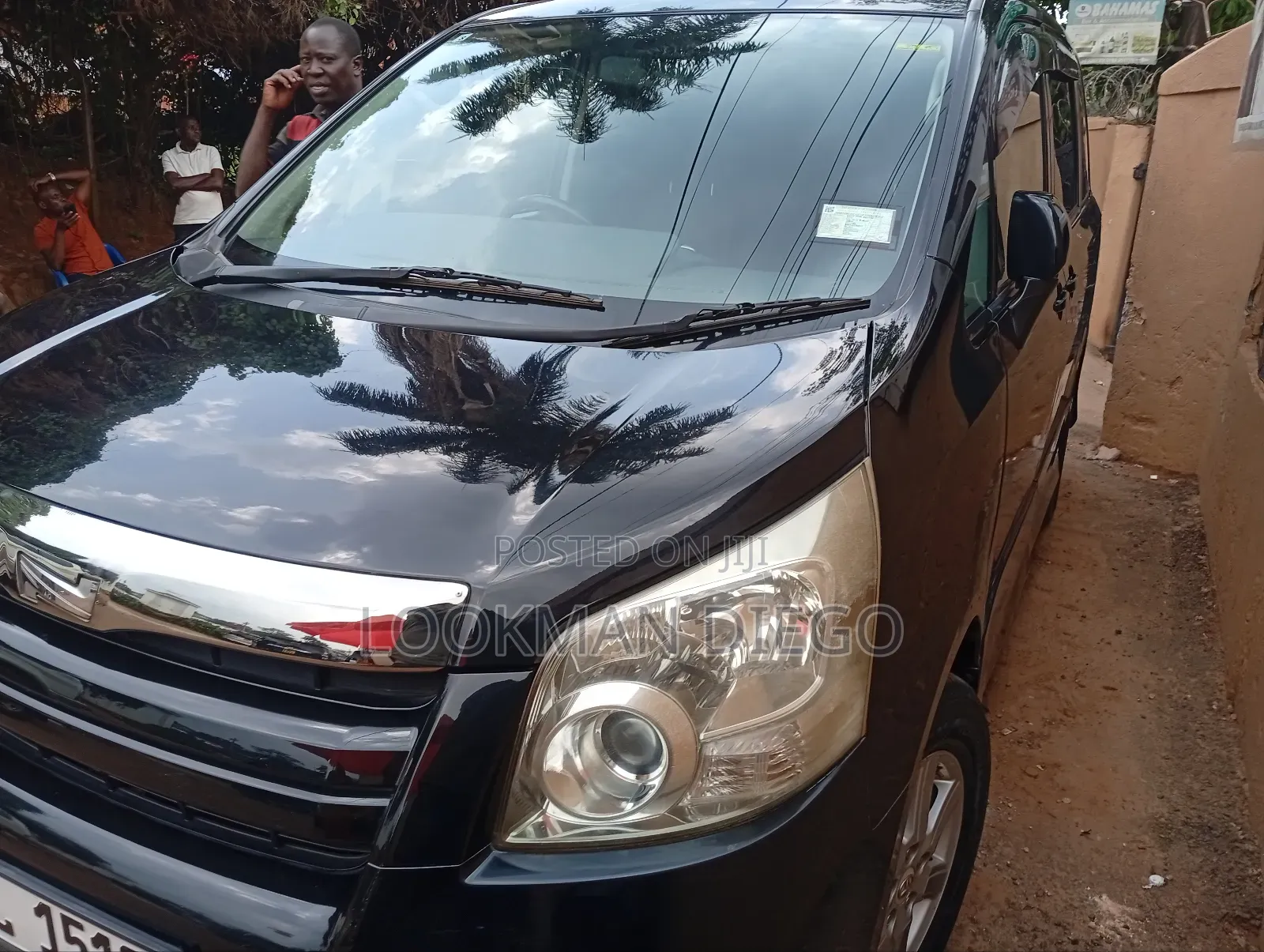 Toyota Noah 2.0 143hp AWD (8 Seater) 2009 Black
