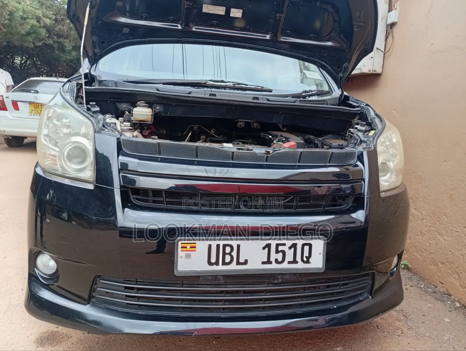 Toyota Noah 2.0 143hp AWD (8 Seater) 2009 Black