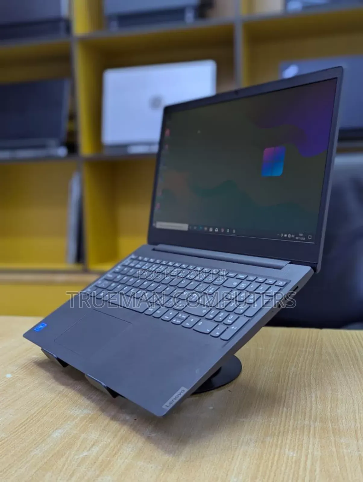 New Laptop Lenovo V15 4GB Intel Celeron SSD 256GB