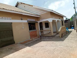 3bdrm Room & Parlour in Kololo Property, Central Division for rent