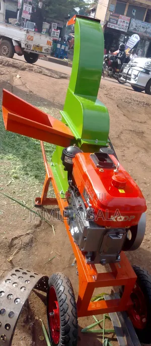 Silage Chopper With a Raised Outlet