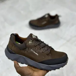 Classic Men's Columbia Low Cut Hiking Sneakers In Stock