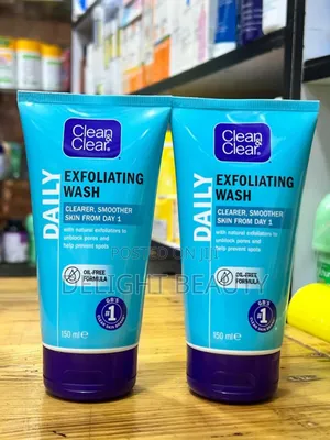 Clean Clear Daily Exfoliating Wash