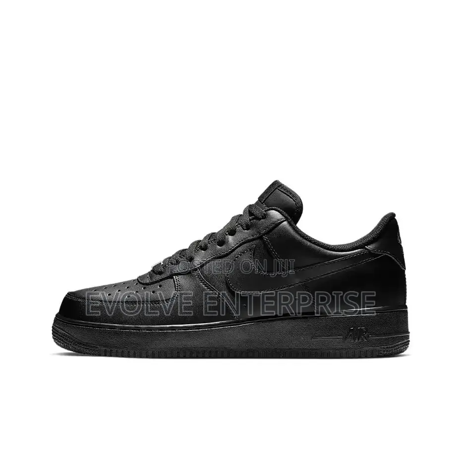 Black Airforce 1s