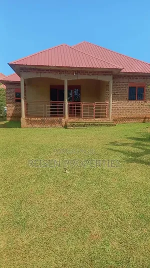 3bdrm Bungalow in Nkumba Central, Katabi for sale